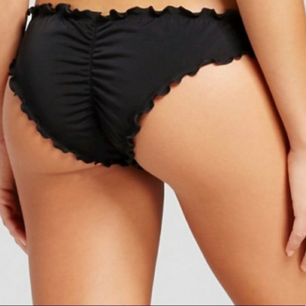 🖤VS BLACK CHEEKY RUFFLED BIKINI BOTTOM